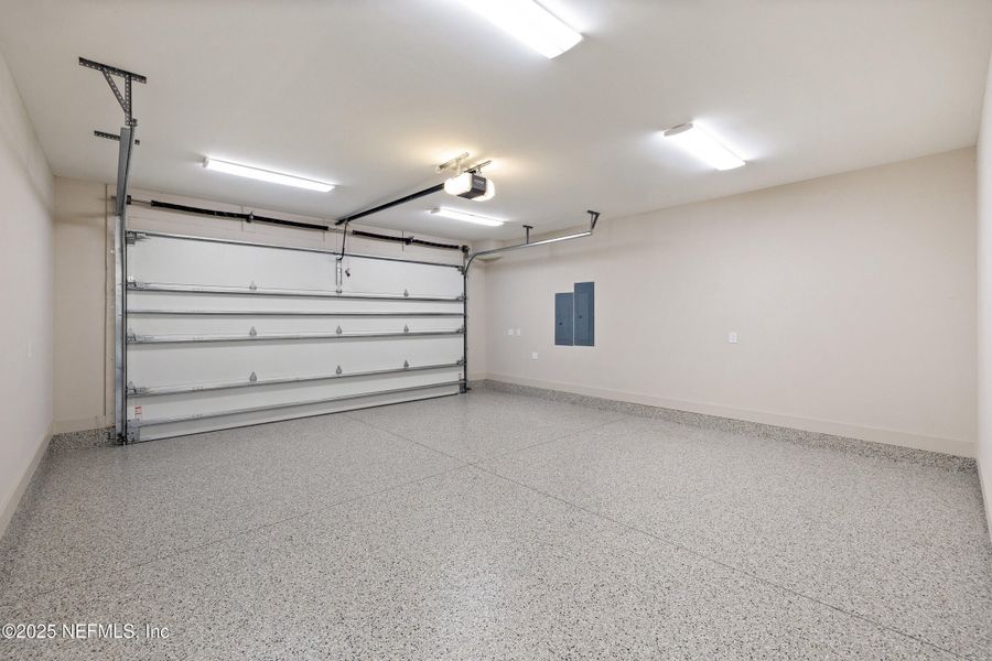 Spacious, unfurnished interior of a new home in , Atlantic Beach (Image 27).