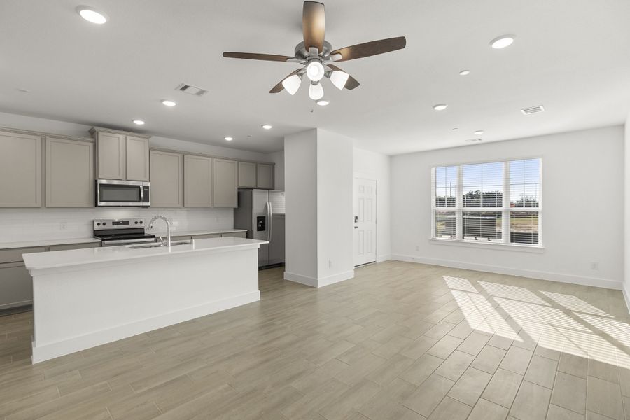 2227 Seven Oaks Boulevard - Bldg 10