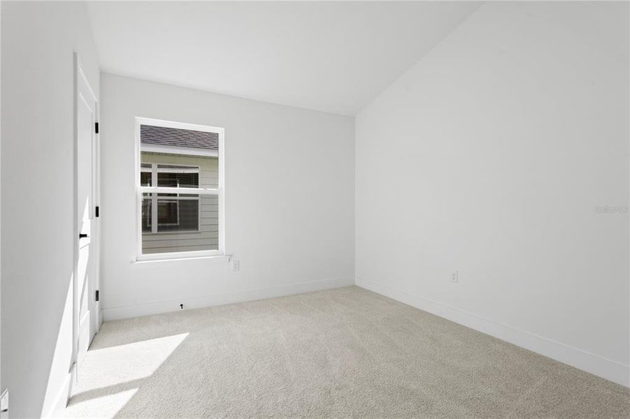 Spacious, unfurnished interior of a new home in Kirkland Farms, Alachua (Image 27).