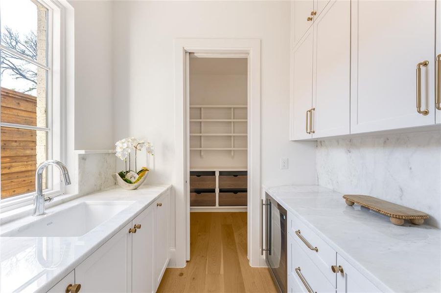 Furnished interior view inside a new home in , Dallas (Image 18).