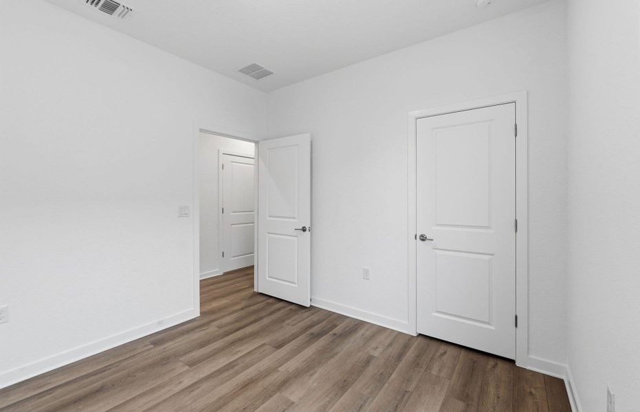 Spacious, unfurnished interior of a new home in Sun City Texas, Georgetown (Image 17).