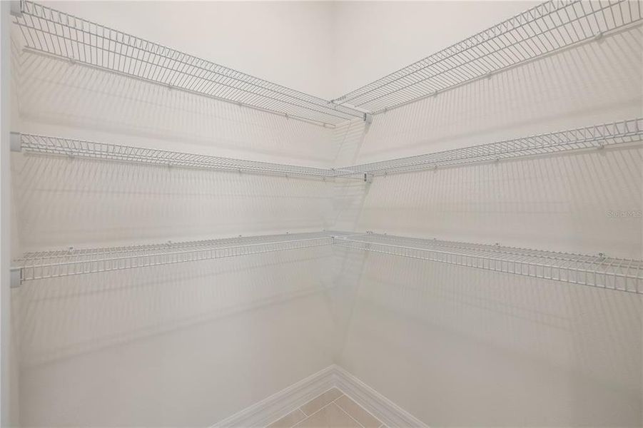 Spacious, unfurnished interior of a new home in Lakes of Mount Dora, Mount Dora (Image 21).