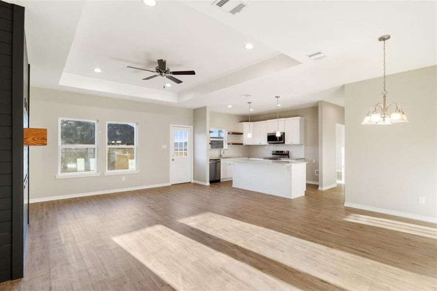 Spacious, unfurnished interior of a new home in , Granbury (Image 13).