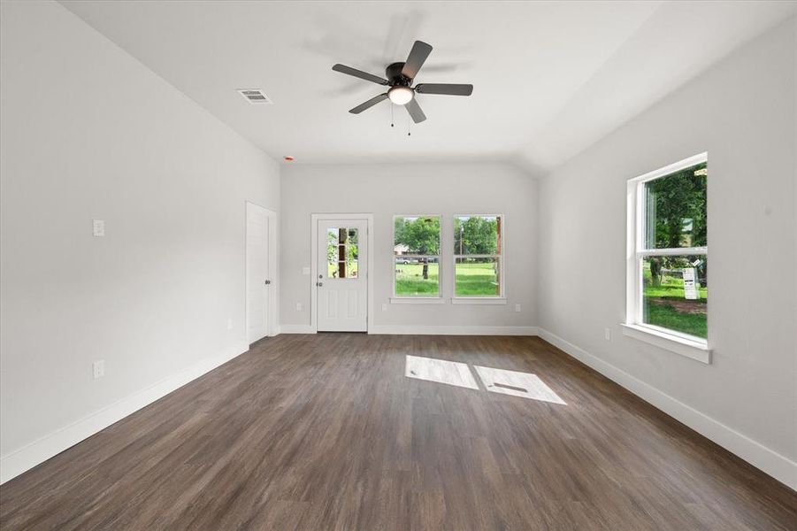 Spacious, unfurnished interior of a new home in , Corsicana (Image 14). Spacious, unfurnished interior of a new home in , Corsicana (Image 14).