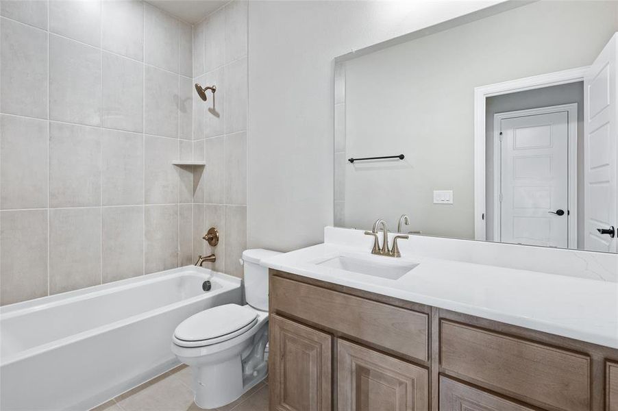 Furnished interior view inside a new home in Estates at Baker Park, Sherman (Image 13).