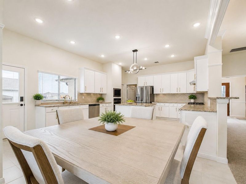 Furnished interior view inside a new home in Pedregal, Galveston (Image 17).