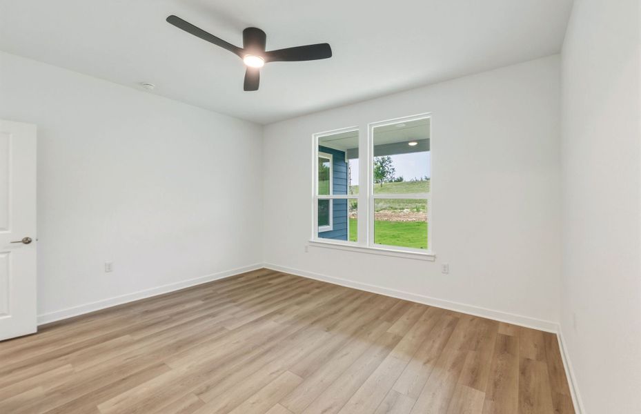 Spacious, unfurnished interior of a new home in Sun City Texas, Georgetown (Image 17).
