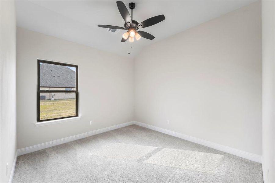Spacious, unfurnished interior of a new home in , Waxahachie (Image 27).