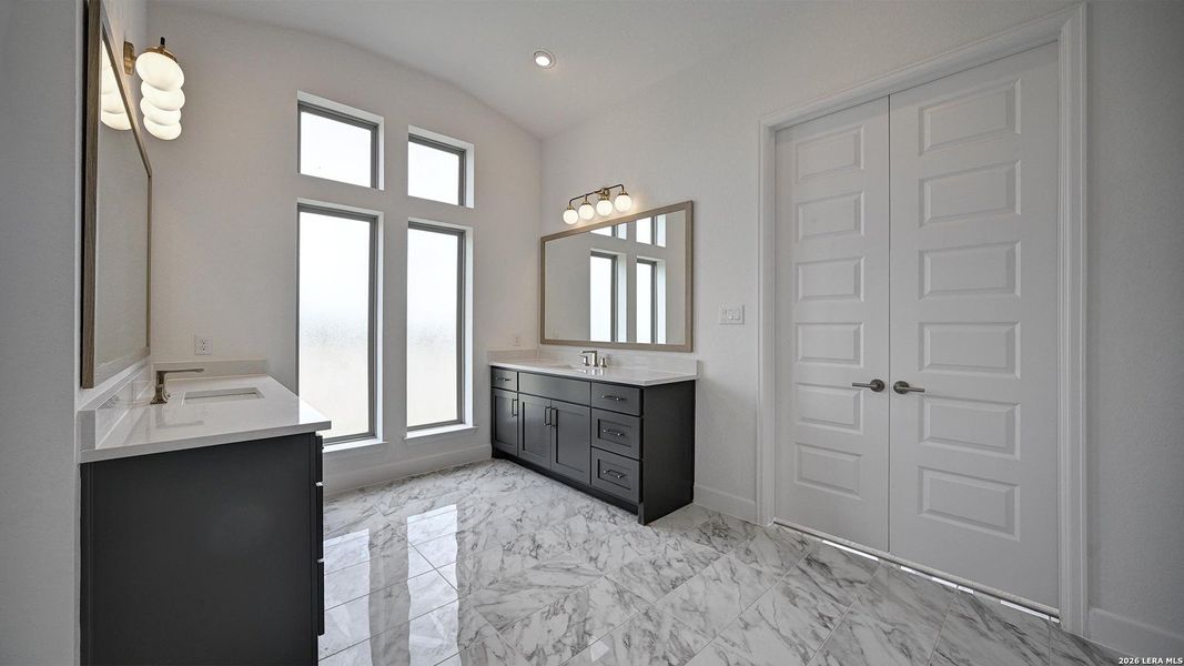 Furnished interior view inside a new home in George's Ranch, Boerne (Image 8).