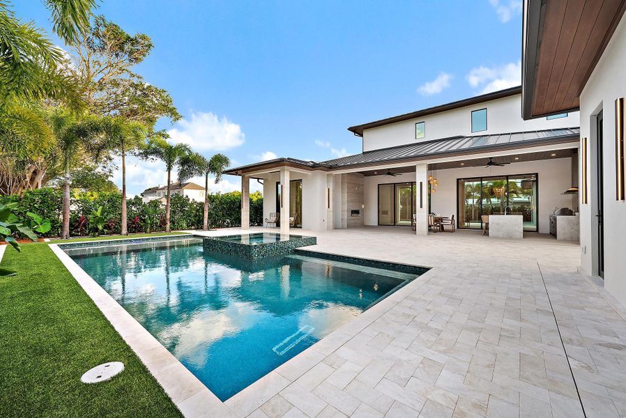Exterior details and patio area of a home in , West Palm Beach (Image 4). Exterior details and patio area of a home in , West Palm Beach (Image 4).