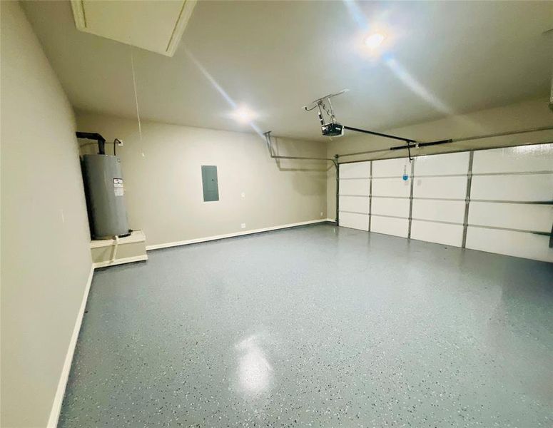 Spacious, unfurnished interior of a new home in , Greenville (Image 11).