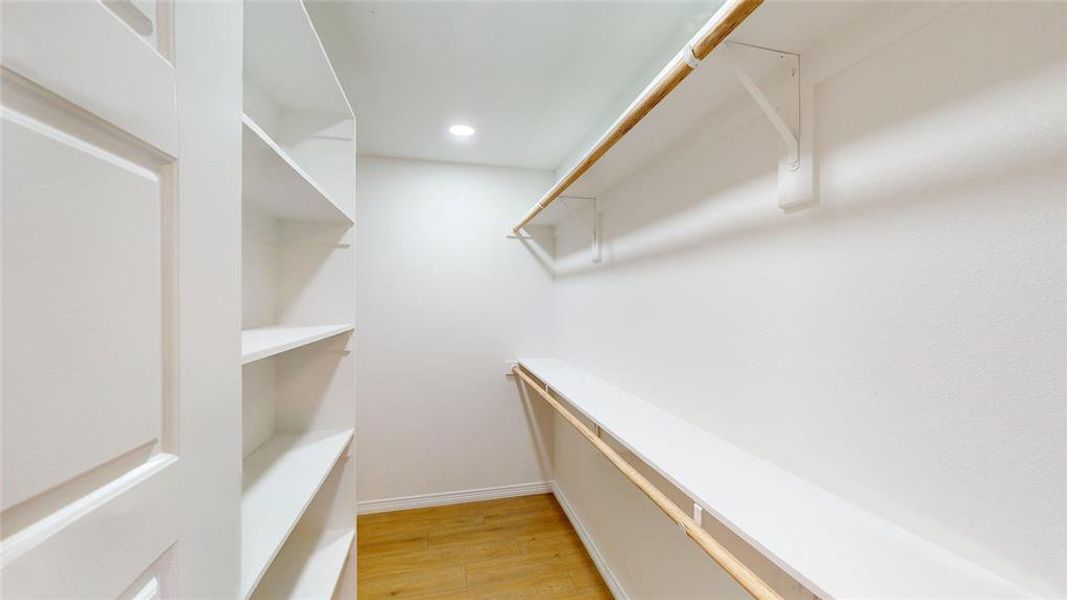 Spacious, unfurnished interior of a new home in , Cleburne (Image 20). Spacious, unfurnished interior of a new home in , Cleburne (Image 20).