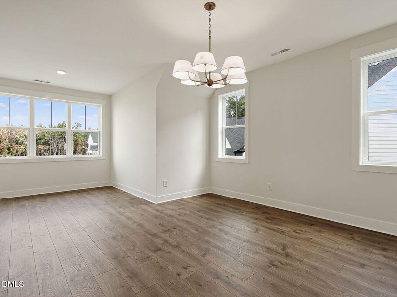 035-1280x960-bedroom