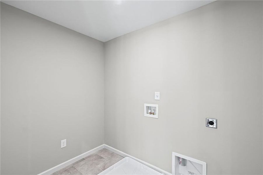 Spacious, unfurnished interior of a new home in Twin Lakes, Hoschton (Image 37).
