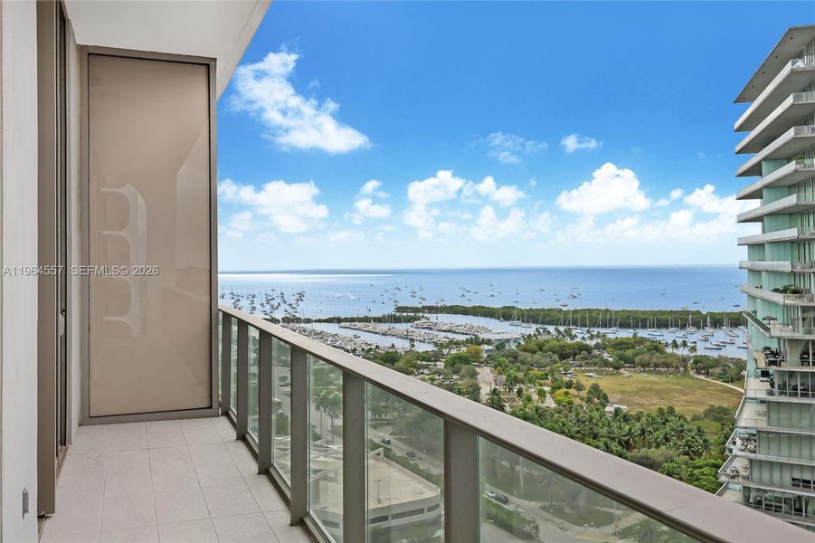 Condo located in Miami, FL showcasing its design and architecture (Image 13).