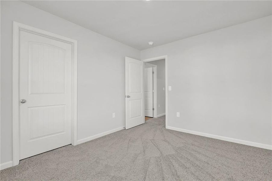 Spacious, unfurnished interior of a new home in , Jasper (Image 22).