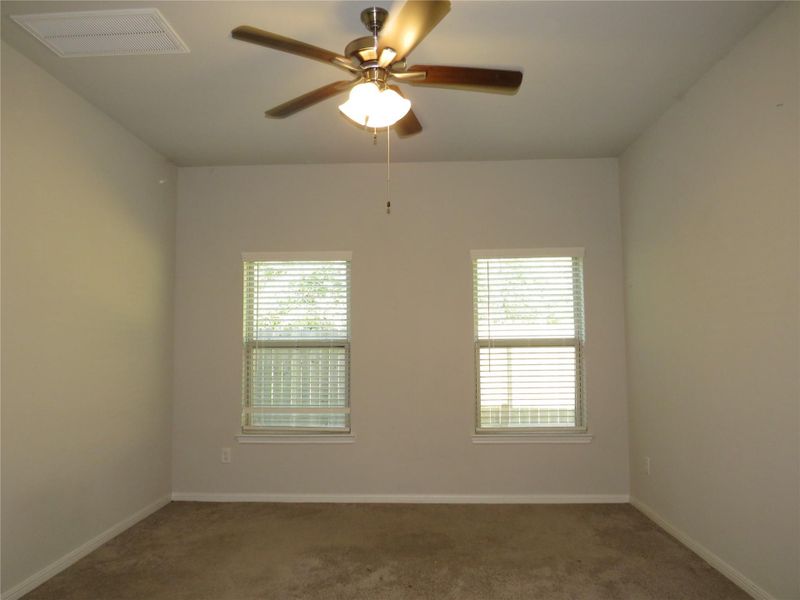 Spacious, unfurnished interior of a new home in , Houston (Image 10).