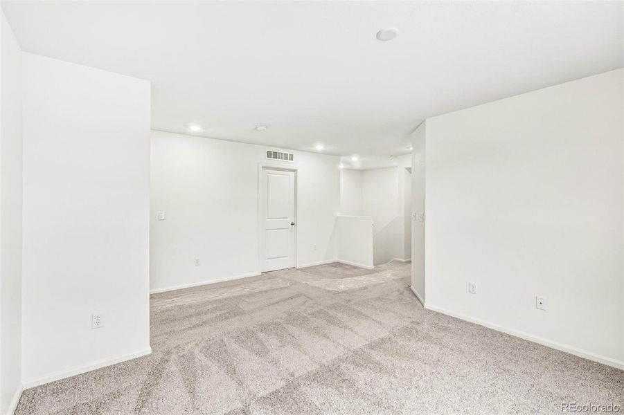 Spacious, unfurnished interior of a new home in Sky Ranch Villas, Watkins (Image 27).