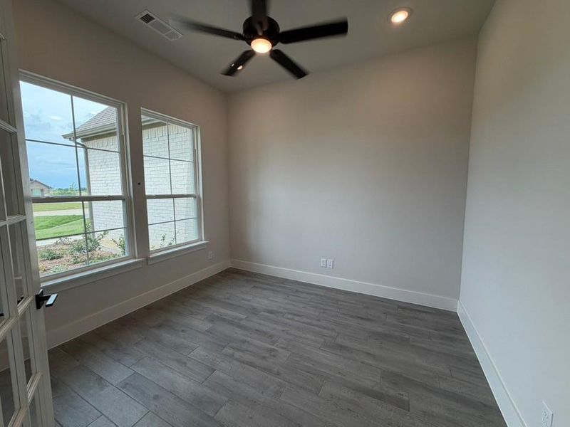 Spacious, unfurnished interior of a new home in Rocky Top, Krum (Image 9).