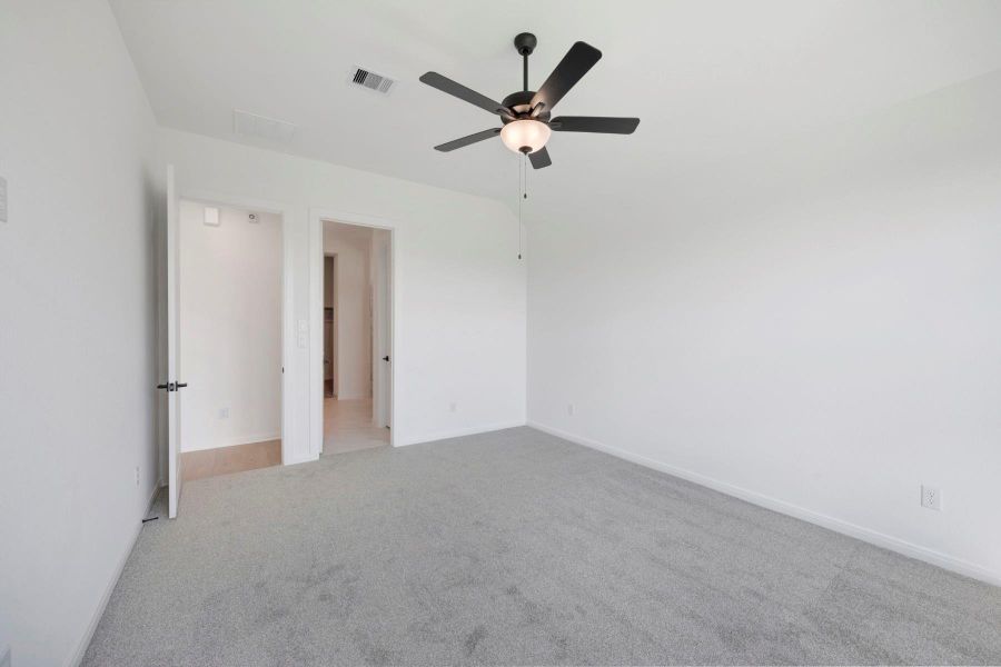 Spacious, unfurnished interior of a new home in Jordan Ranch - Terrace Collection, Fulshear (Image 15).