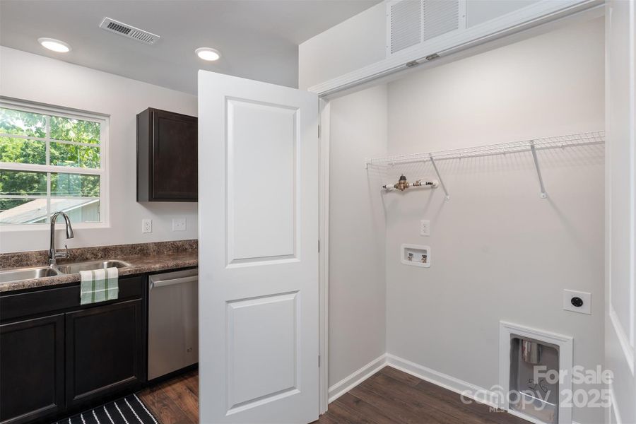 Furnished interior view inside a new home in , Marion (Image 9).