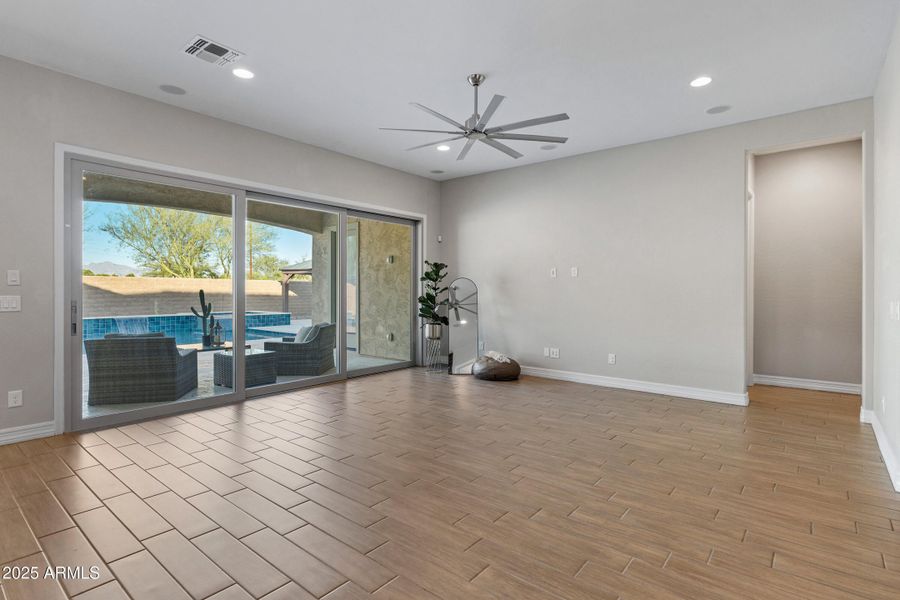 5211 S Del Rancho-10