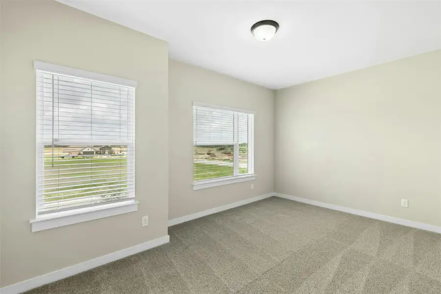 Spacious, unfurnished interior of a new home in East View Farms, Georgetown (Image 26).