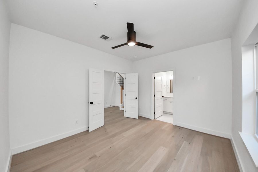 Spacious, unfurnished interior of a new home in , Houston (Image 19).