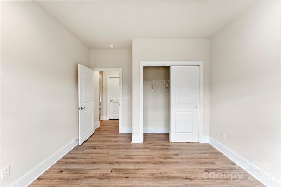 Spacious, unfurnished interior of a new home in The Courtyards on New Hope, Gastonia (Image 19).