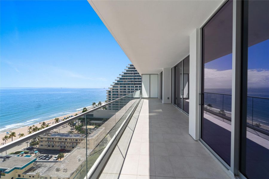 Exterior details and patio area of a home in , Fort Lauderdale (Image 2).