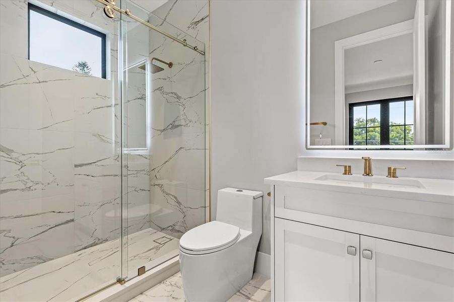 Furnished interior view inside a new home in , Orlando (Image 33).