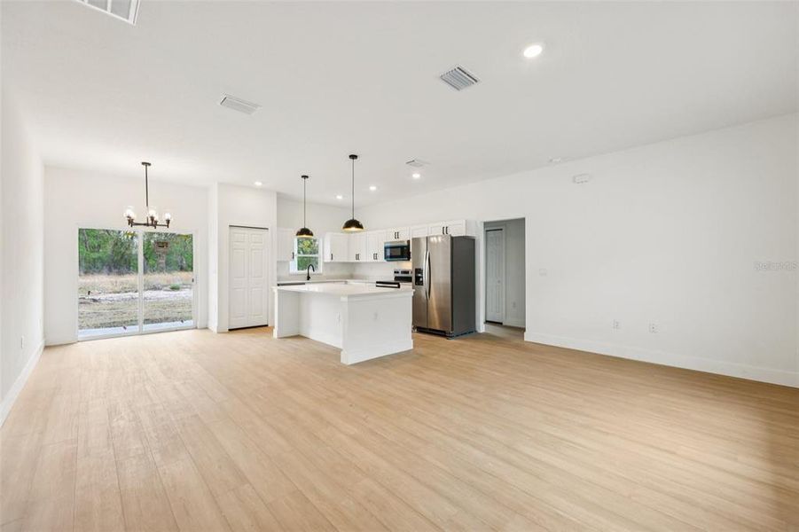 Spacious, unfurnished interior of a new home in , Ocklawaha (Image 26).