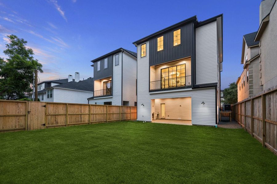 Private, fully fenced back yard with plenty of room for a pool.