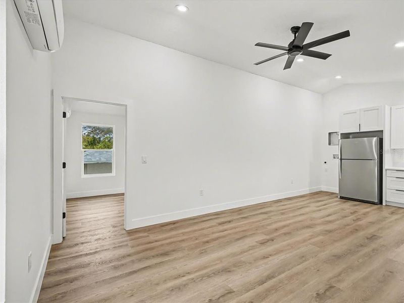 Spacious, unfurnished interior of a new home in , St. Petersburg (Image 65).