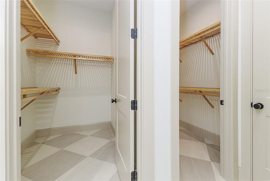 Spacious, unfurnished interior of a new home in , Lakeland (Image 26).