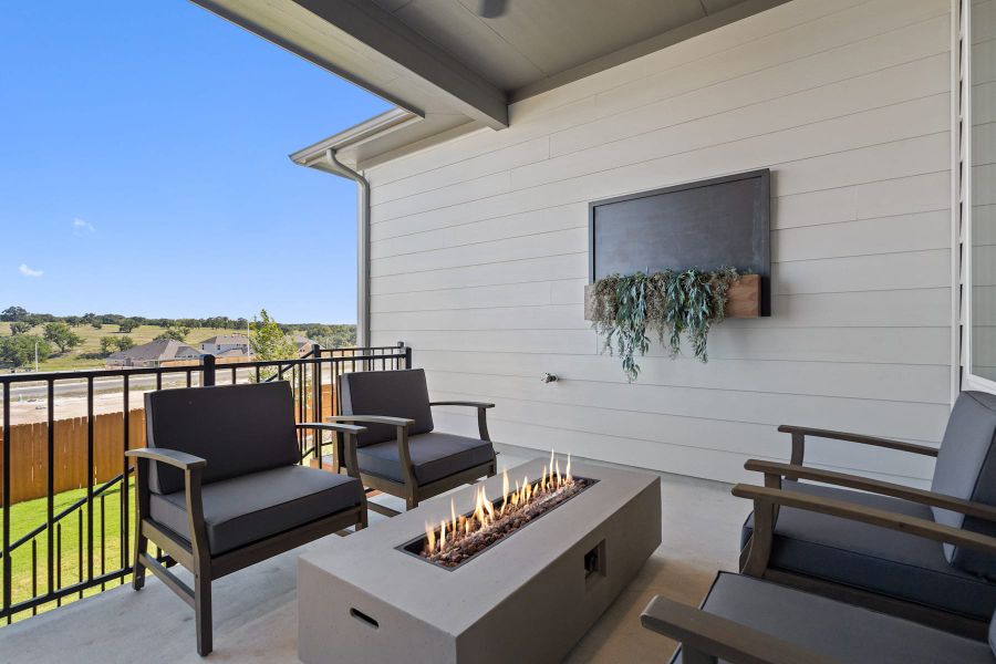Exterior details and patio area of a home in Lagos Reserve, Manor (Image 3).