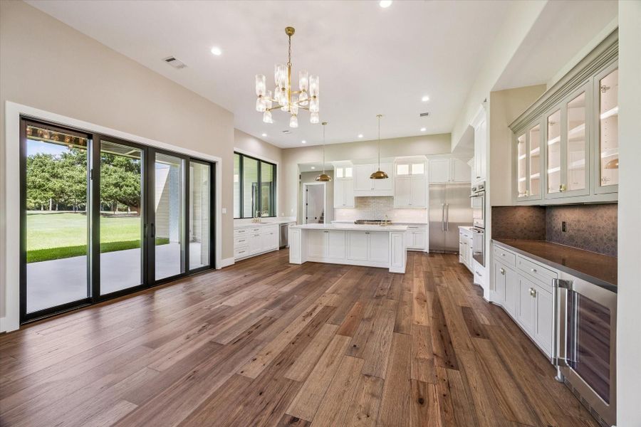 Spacious, unfurnished interior of a new home in , Houston (Image 38).