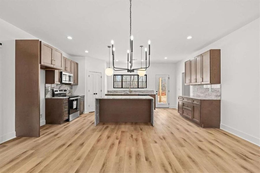 Furnished interior view inside a new home in , Waco (Image 11).