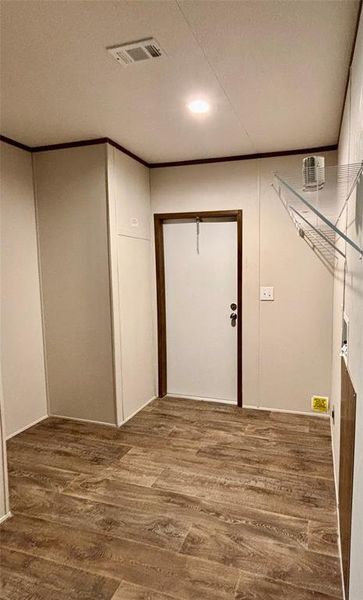 Spacious, unfurnished interior of a new home in , Quinlan (Image 19).