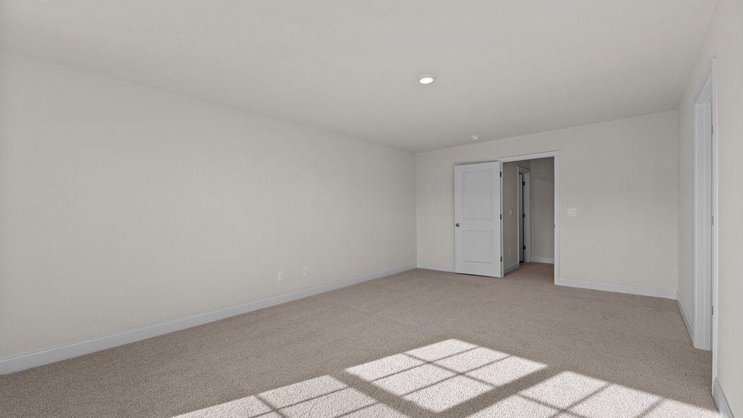 Spacious, unfurnished interior of a new home in Villa Grande, Winterville (Image 19).