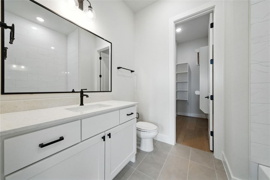 Furnished interior view inside a new home in Spring Valley Creek, Houston (Image 13). Furnished interior view inside a new home in Spring Valley Creek, Houston (Image 13).