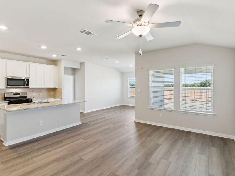 Spacious, unfurnished interior of a new home in Turner's Crossing - Reserve Collection, Buda (Image 7).