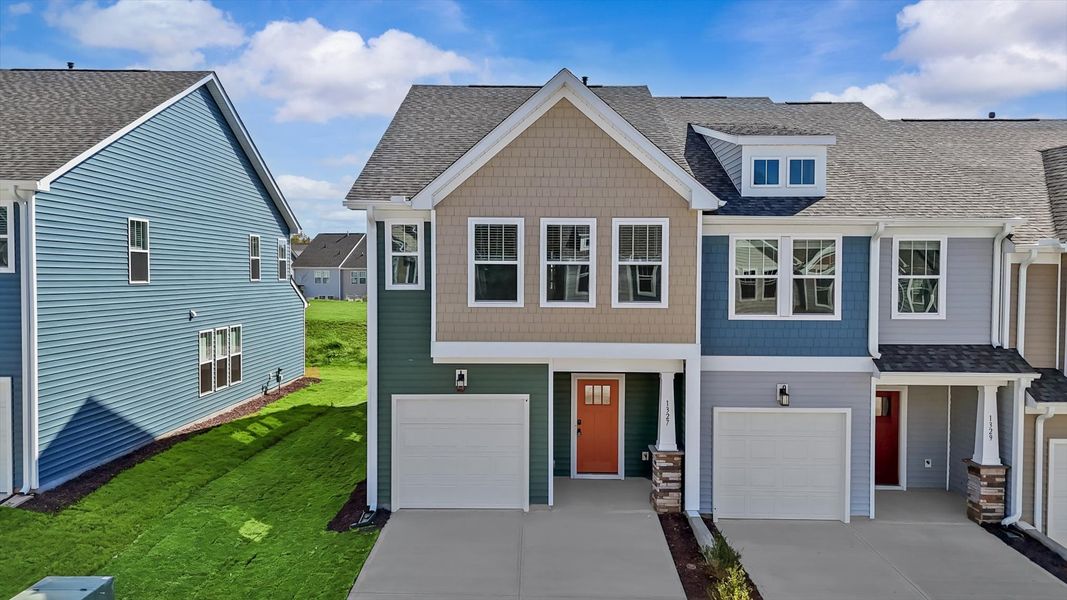 Exterior details and patio area of a home in Tyger Ridge, Moore (Image 2).