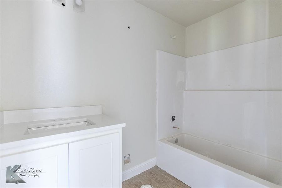 Spacious, unfurnished interior of a new home in , Abilene (Image 8).