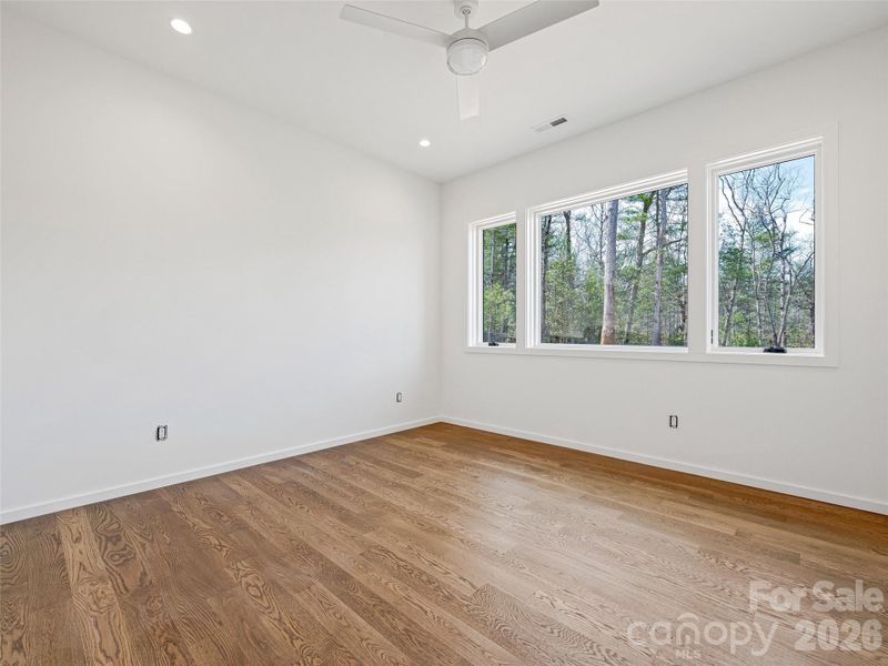 Spacious, unfurnished interior of a new home in , Asheville (Image 41).