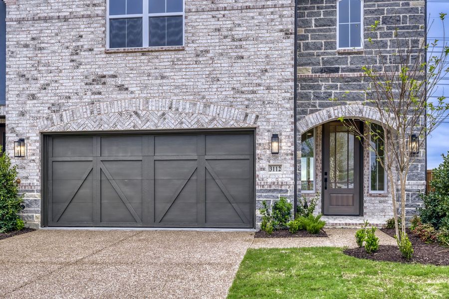 3112 Sir River - Front Entryway