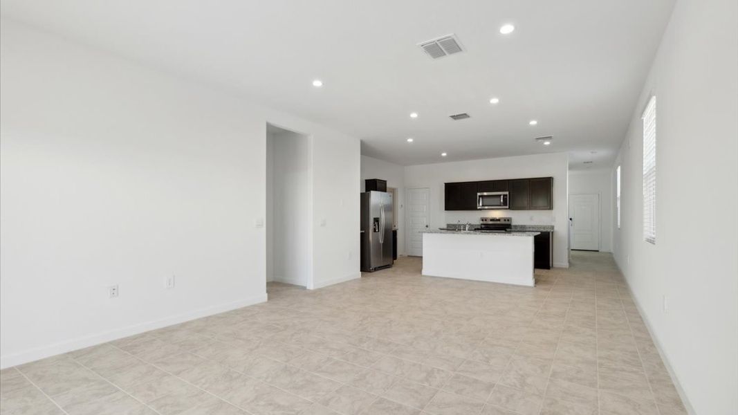 Spacious, unfurnished interior of a new home in Radiance at Superstition Vistas, Apache Junction (Image 19).