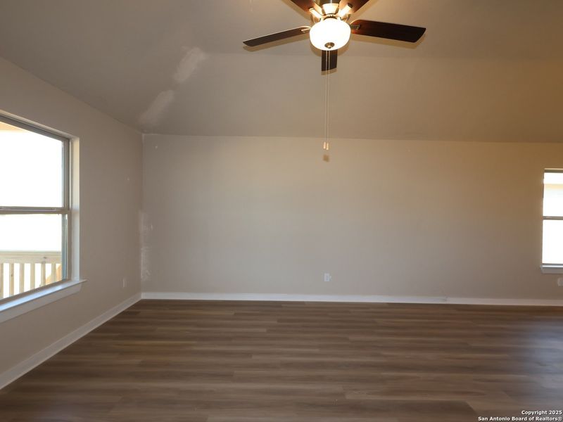 Spacious, unfurnished interior of a new home in Winding Brook, San Antonio (Image 16). Spacious, unfurnished interior of a new home in Winding Brook, San Antonio (Image 16).