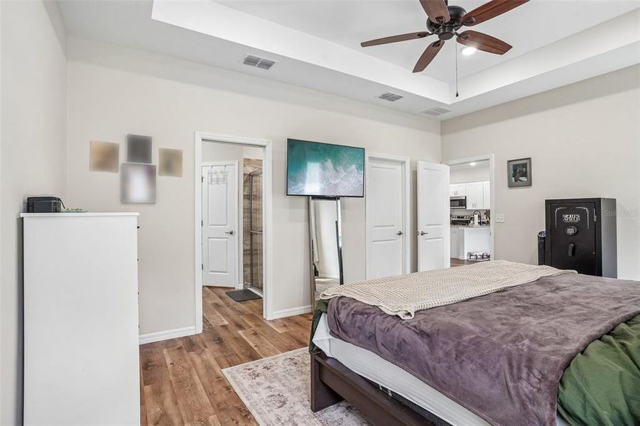 Furnished interior view inside a new home in , Umatilla (Image 17).