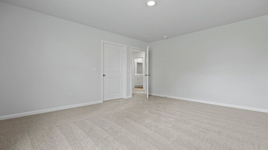 Spacious, unfurnished interior of a new home in Lakeview at Kitfield, Moncks Corner (Image 28).